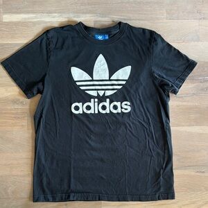 Vintage Adidas Black logo T-Shirt